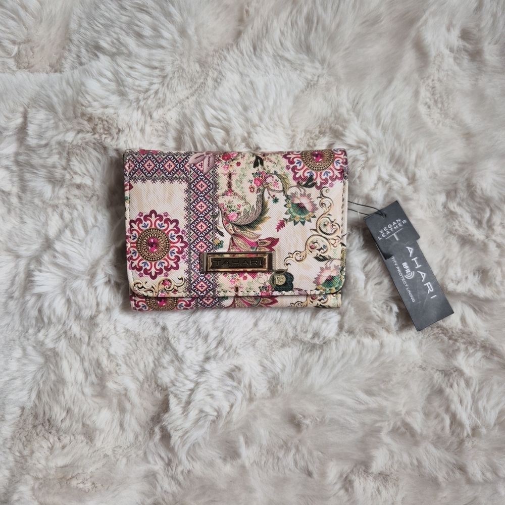 Tahari Wallet Mirror Flap Indexer Multicolor Vintage Vibes RFID Vegan Leather ✨️